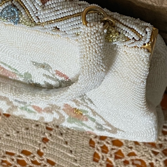 Vintage Beaded Floral Ivory Handbag - Picture 6 of 8